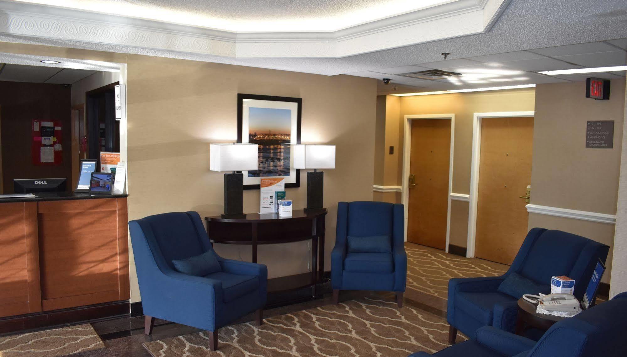 Hotel Comfort Near Downtown